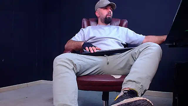 JackEthann online show from October 2025 04:49:02 AM