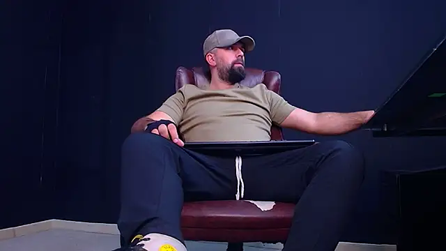 JackEthann online show from October 2025 04:57:02 AM