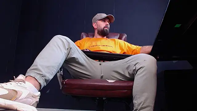 JackEthann online show from October 2025 04:23:01 AM