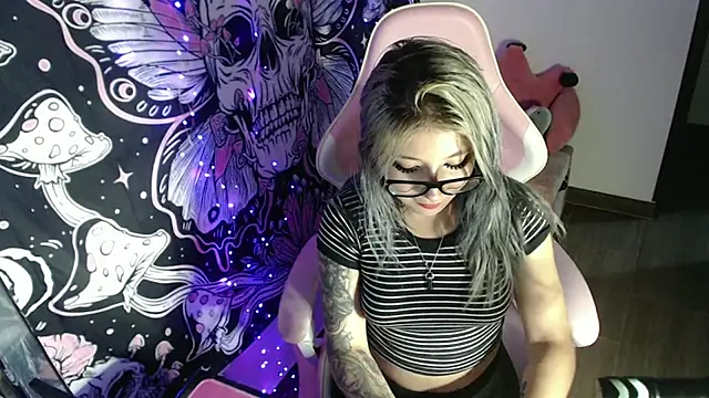 Snapshot of GamerCarrie chatting on February 2025 08:36:02 AM GamerCarrie online show from February 2025 08:36:02 AM