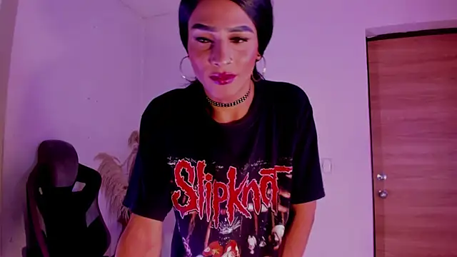 Snapshot of carolinemiller7 chatting on December 2025 08:38:01 AM carolinemiller7 online show from December 2025 08:38:01 AM