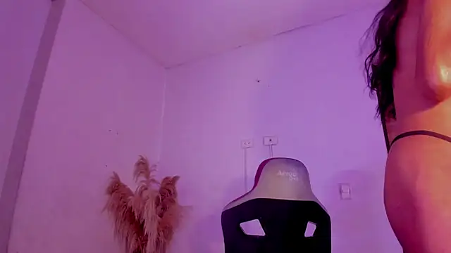 Snapshot of carolinemiller7 chatting on December 2025 08:09:02 AM carolinemiller7 online show from December 2025 08:09:02 AM