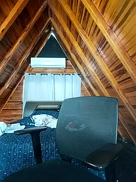 AmbarBurhan online show from April 2026 07:58:02 PM