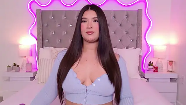 JuliaSUMMERS2022 online show from February 2026 12:01:02 AM