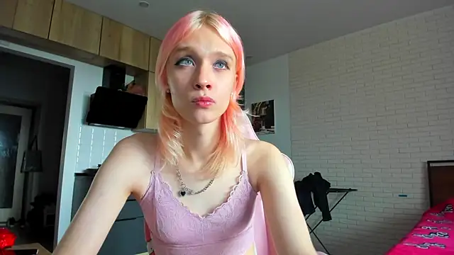 Snapshot of _Alice_Kitty chatting on June 2026 09:17:01 AM Alice Kitty online show from June 2026 09:17:01 AM