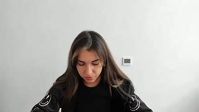 Summmmersky online show from November 2025 08:07:02 AM