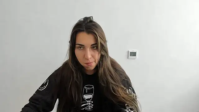 Summmmersky online show from November 2025 07:34:01 AM