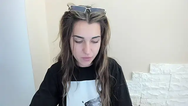 Summmmersky online show from November 2025 02:16:01 PM