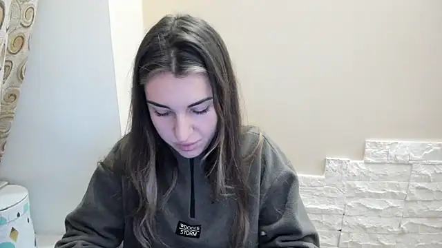 Summmmersky online show from December 2025 02:43:02 PM