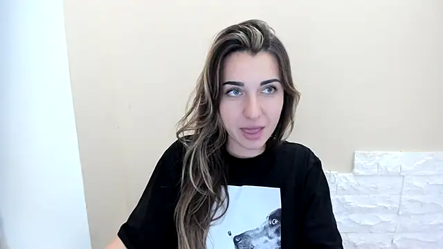 Summmmersky online show from November 2025 01:21:01 PM