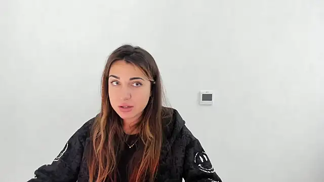 Summmmersky online show from November 2025 12:31:02 PM