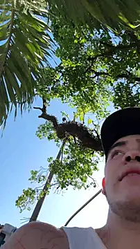 Snapshot of hellofmike chatting on December 2025 01:50:01 PM hellofmike online show from December 2025 01:50:01 PM