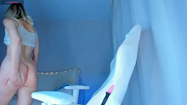 JennyWoody online show from October 2025 04:27:01 PM