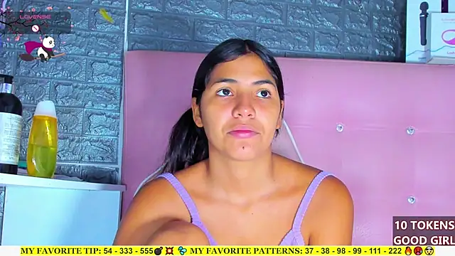 Snapshot of AriannaLewiis chatting on October 2025 07:59:01 PM AriannaLewiis online show from October 2025 07:59:01 PM