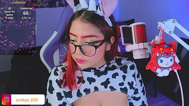 Snapshot of AnngelaSkye chatting on February 2026 06:33:01 AM AnngelaSkye online show from February 2026 06:33:01 AM