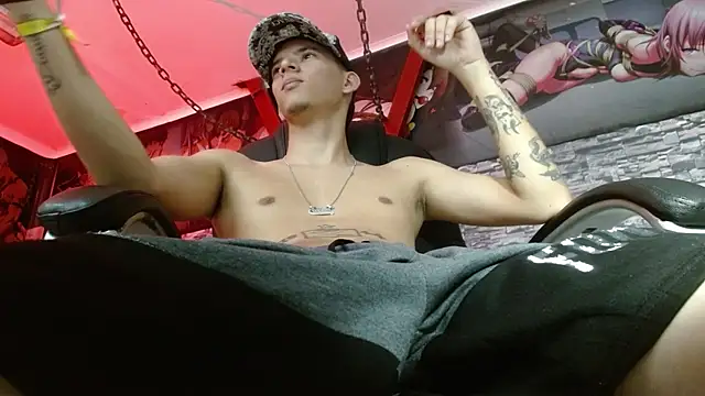 FrannBoy online show from February 2025 07:53:02 PM