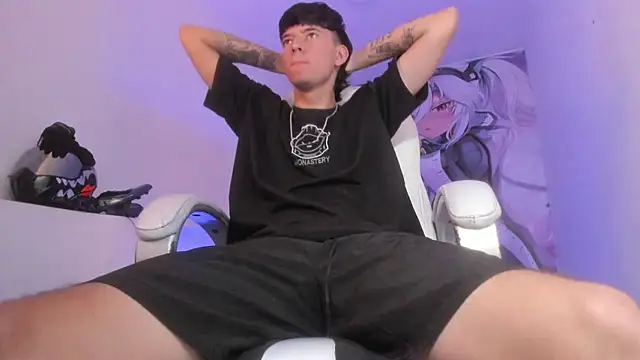 Snapshot of FrannBoy chatting on February 2026 06:40:02 AM FrannBoy online show from February 2026 06:40:02 AM