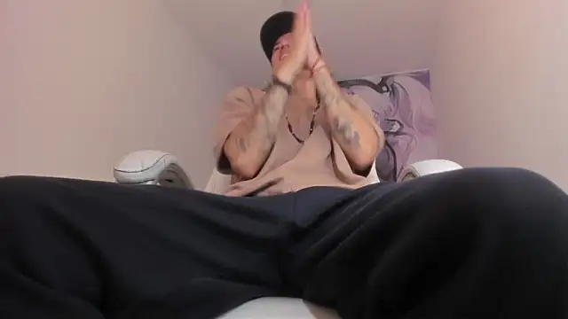 FrannBoy online show from April 2026 02:51:02 AM