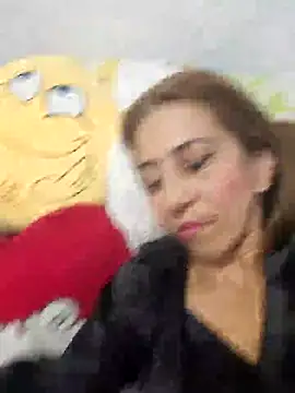 Snapshot of Matureyulyet chatting on November 2025 10:04:02 PM Matureyulyet online show from November 2025 10:04:02 PM