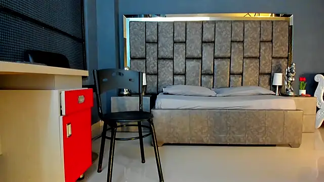 Snapshot of Matureyulyet chatting on November 2025 08:24:01 PM Matureyulyet online show from November 2025 08:24:01 PM