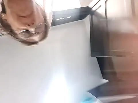 Matureyulyet online show from December 2025 06:30:01 PM