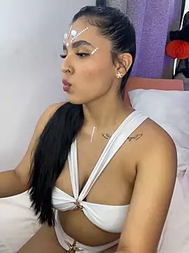 Madyson Hot online show from October 2025 02:36:02 PM