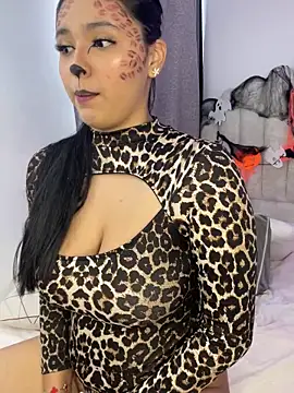 Madyson Hot online show from October 2025 04:06:02 PM