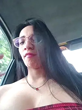 UrNewFantasy online show from January 2026 03:51:01 PM