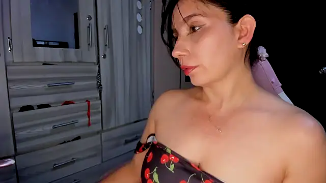 Snapshot of littlelight1 chatting on May 2026 01:42:01 PM littlelight1 online show from May 2026 01:42:01 PM