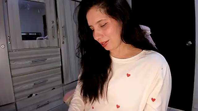 Snapshot of littlelight1 chatting on May 2026 01:37:02 PM littlelight1 online show from May 2026 01:37:02 PM