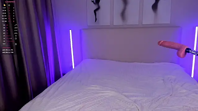 Snapshot of EmmaBarbs chatting on November 2025 08:25:01 PM EmmaBarbs online show from November 2025 08:25:01 PM