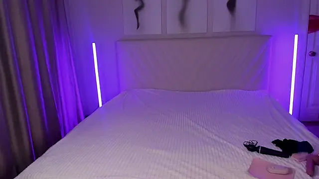 EmmaBarbs online show from April 2026 07:50:01 PM