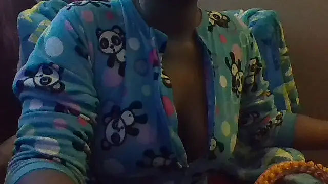 EbonyFetishQueen online show from January 2026 04:25:02 PM