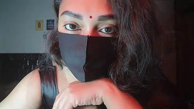 Most-Beautiful-Queen online show from November 2025 07:06:01 PM