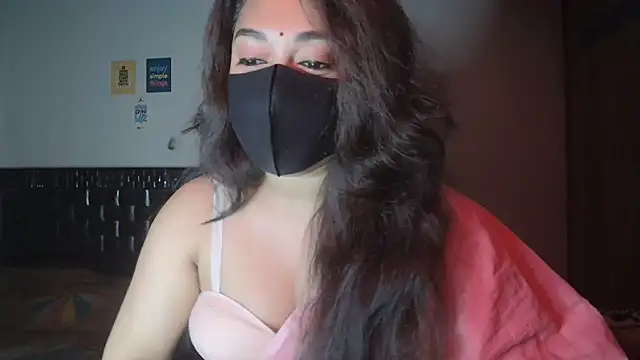 Most-Beautiful-Queen online show from December 2025 07:35:01 PM