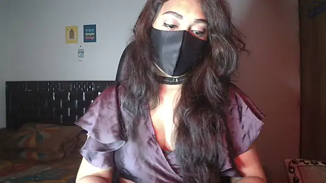 Most-Beautiful-Queen online show from November 2025 07:51:01 PM