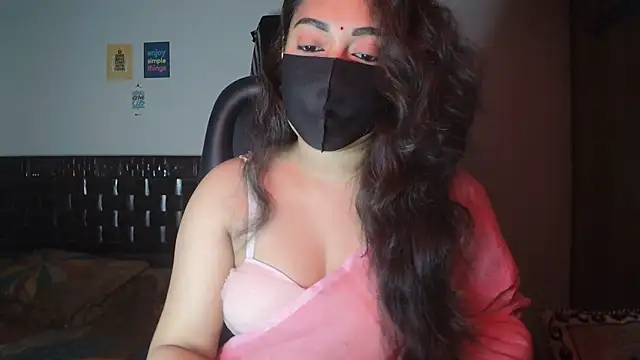 Most-Beautiful-Queen online show from November 2025 06:45:02 PM