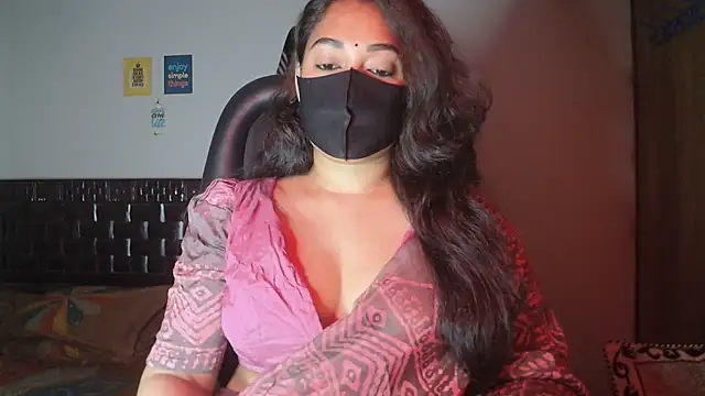 Most-Beautiful-Queen online show from November 2025 07:07:01 PM