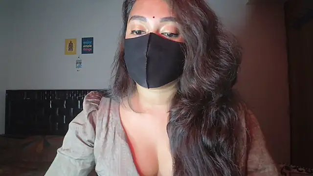 Most-Beautiful-Queen online show from December 2025 08:04:02 PM