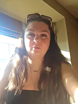 Snapshot of Britishbella chatting on February 2025 03:15:02 PM Britishbella online show from February 2025 03:15:02 PM