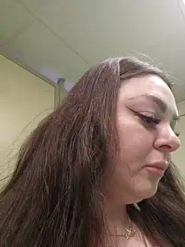 Snapshot of Britishbella chatting on February 2025 09:23:02 PM Britishbella online show from February 2025 09:23:02 PM