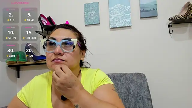 Snapshot of Karo_11_ chatting on November 2025 12:21:01 AM Karo 11 online show from November 2025 12:21:01 AM