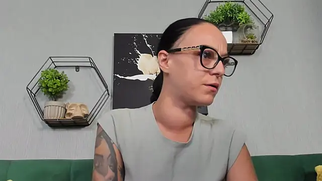 IzabelllNoir online show from September 2025 08:02:01 AM