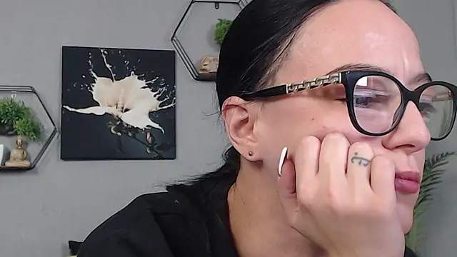 IzabelllNoir online show from January 2026 10:43:02 AM