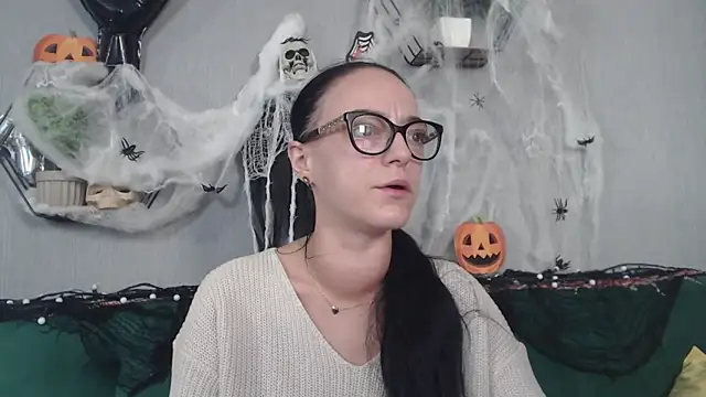 IzabelllNoir online show from October 2025 05:29:01 AM