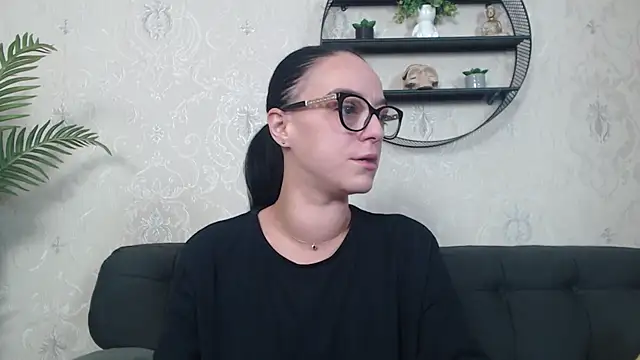 IzabelllNoir online show from November 2025 07:56:02 AM