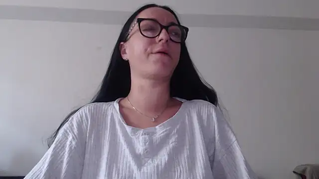 Snapshot of IzabelllNoir chatting on June 2026 08:58:01 AM IzabelllNoir online show from June 2026 08:58:01 AM