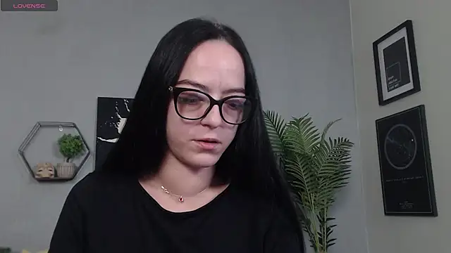 IzabelllNoir online show from April 2026 07:15:02 AM