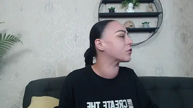 IzabelllNoir online show from November 2025 10:04:02 AM