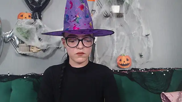 IzabelllNoir online show from October 2025 09:39:01 AM